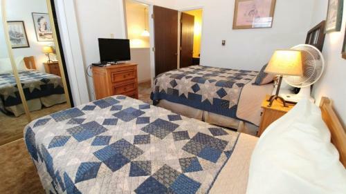 Claim Jumper Townhouse 22