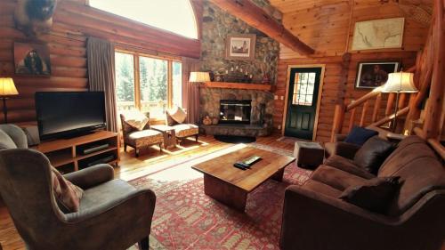 River Chant Lodge