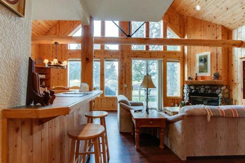 Eagle Crest Golf Course Cabin