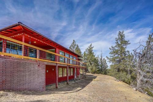 Mid Century Deschutes River Cabin