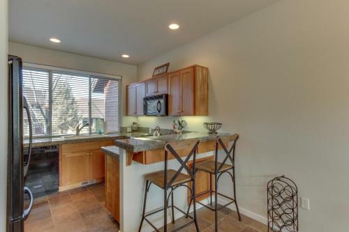 Eagle Crest: Highland Creekside Luxury