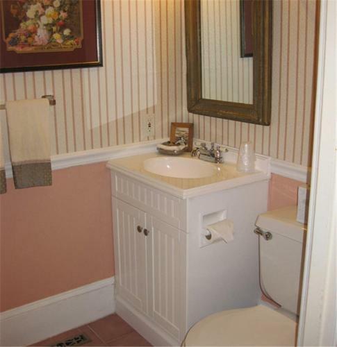 Bewitched And Bedazzled Bed And Breakfast