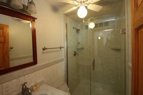 7 Hickman, Second Floor