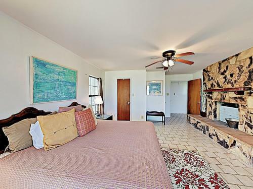 Fulton Beach Four-bedroom House Home
