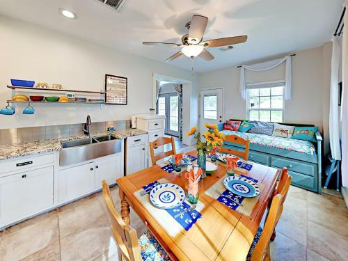 N Fuqua Studio #156318 Home