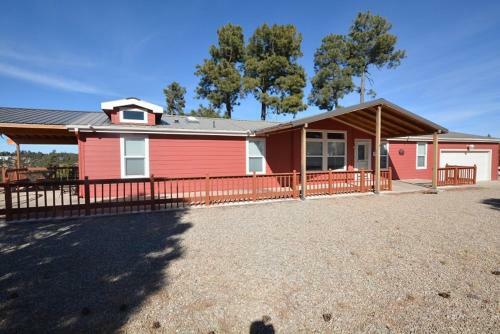 M Top Ranch - Three Bedroom Cabin