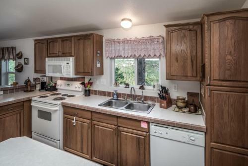M Top Ranch - Three Bedroom Cabin