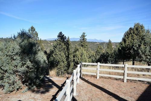 M Top Ranch - Three Bedroom Cabin