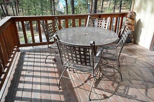 100 Whitt Retreat - Three Bedroom