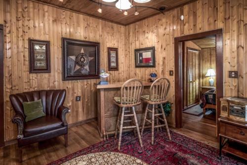 Four Miles - Two Bedroom