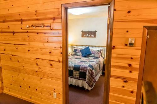 Ruidoso Lodge Cabins # 8