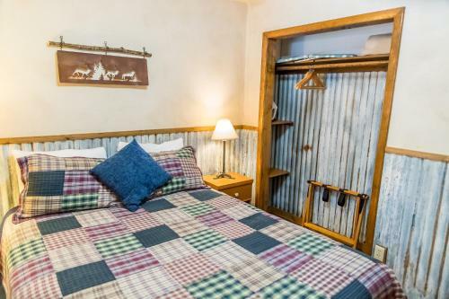 Ruidoso Lodge Cabins # 8