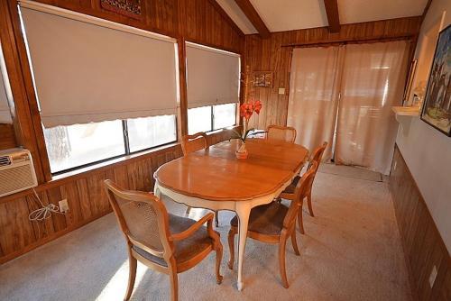 Cliff Cabin - Three Bedroom