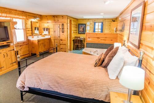 Ruidoso Lodge Cabin # 4