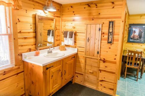 Ruidoso Lodge Cabin # 4