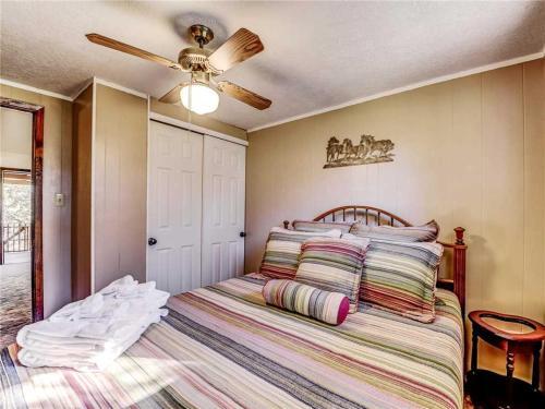 Foxfire Haven, 3 Bedrooms, Hot Tub, Pool Table, Ping Pong, Wifi, Sleeps 8