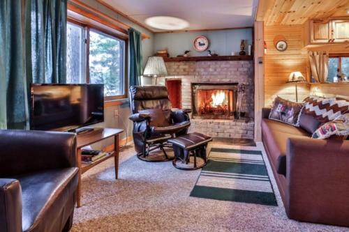 Cottage 5 - Hiller's Pine Haven