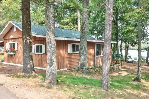 Cottage 11 - Hiller's Pine Haven Cottage