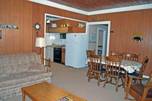 Ash - Elbert's - Hiller Vacation Homes
