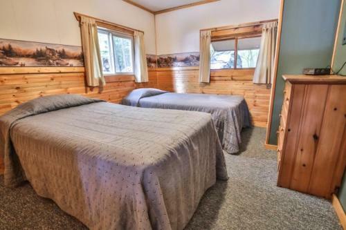 Cottage 6 - Hiller's Pine Haven