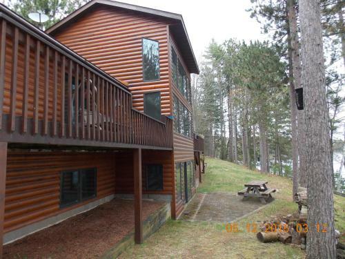 Pickerel Point Executive Home - Hiller Vacation Homes