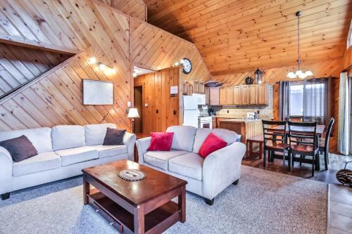 Country Loft - Elbert's - Hiller Vacation Homes