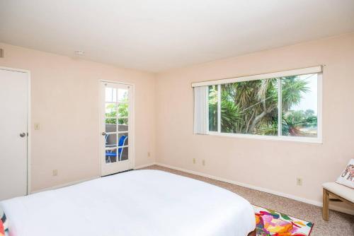 Four-bedroom, Three-and-a-half Bath Home In Sd Pacific Beach