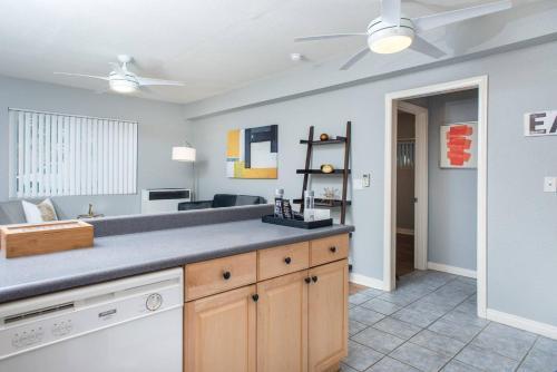 Apartamento Quaint 1 Br Steps To Pb By Domio