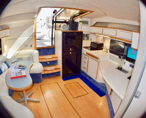 2 Bedroom Condo On The Water