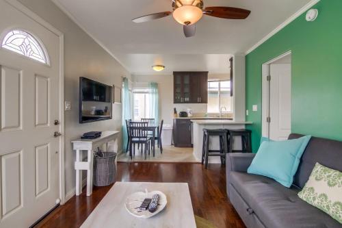 Manhattan Shores 1b Home