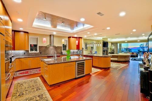#6092 - Endless Elegance Six-bedroom Holiday Home