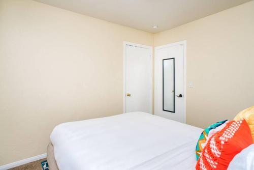 Three-bedroom, Two-bath Home In Mission Beach
