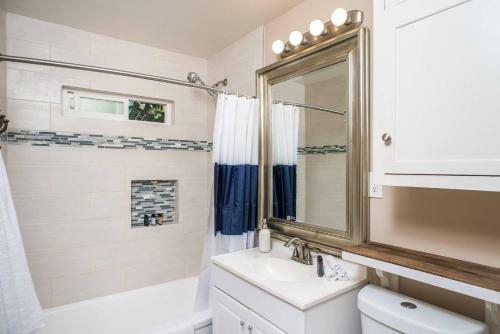 Charming 3br/2ba Craftsman Home By Domio