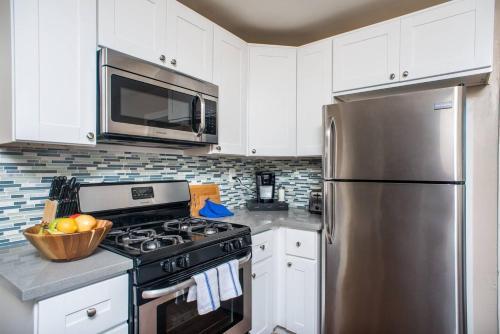 Charming 3br/2ba Craftsman Home By Domio
