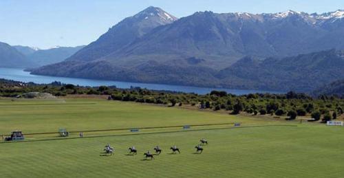 Polo View Apartmet Arelauquen