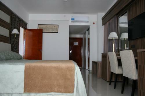 Hotel El Aguila Del Tuy�