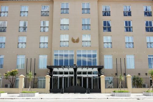 Hotel El Aguila Del Tuy�