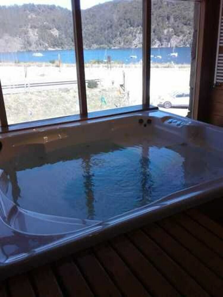 Lodge Caba�as Del Lacar