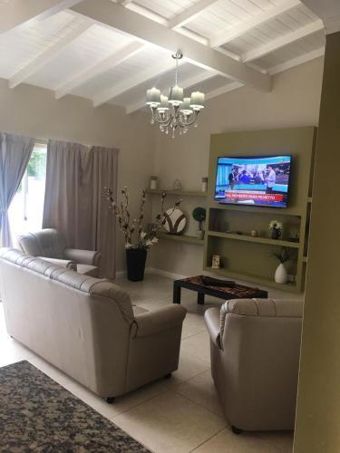 Excelente Casa En Sierras De Los Padres