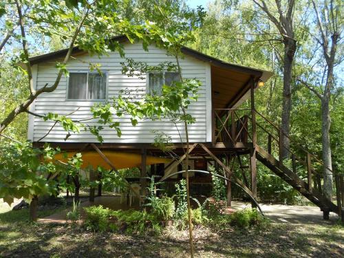 Caba�a Isle�a Del Bosque
