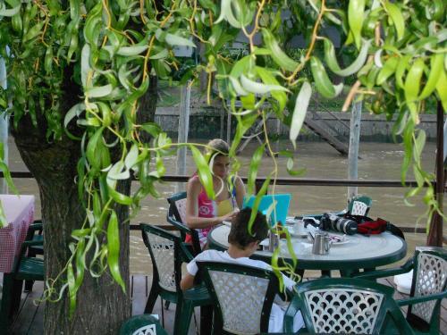 Caba�a Isle�a Del Bosque
