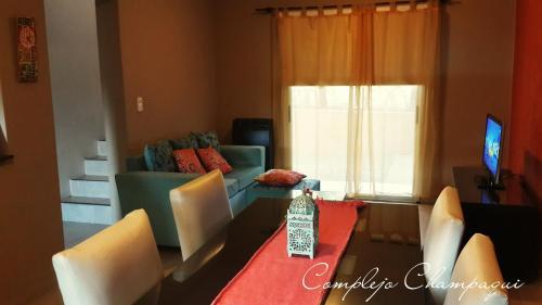 Hostal Complejo Champaqu�