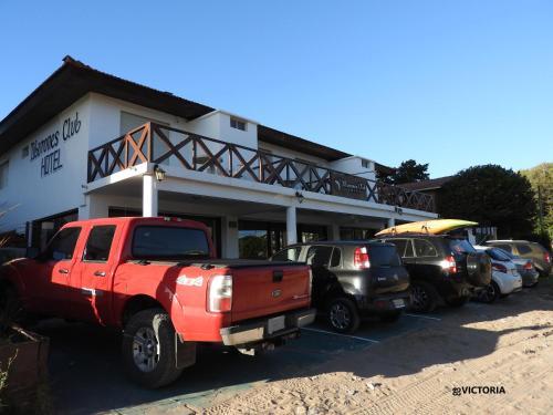 Hotel Tiburones Club