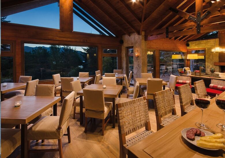 Hotel Hoster�a Huen�