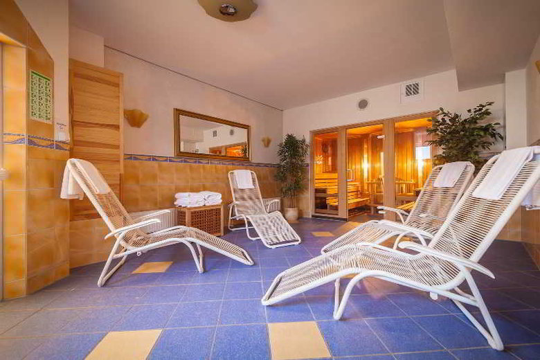 Kauzenburg Mit Landhotel
