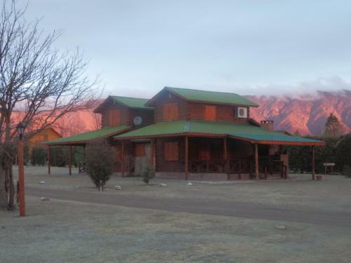 Lodge Las Cortaderas Caba�as De Tronco