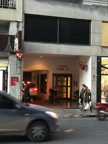 Apartamento Departamento Amueblado En Pleno Centro, Con Cochera!