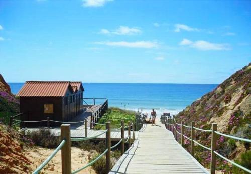Fal�sia Beach House Alfamar