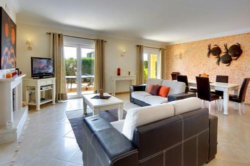 Villa Carisa Suites