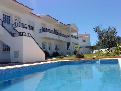 Apartment With 1 Bedroom L